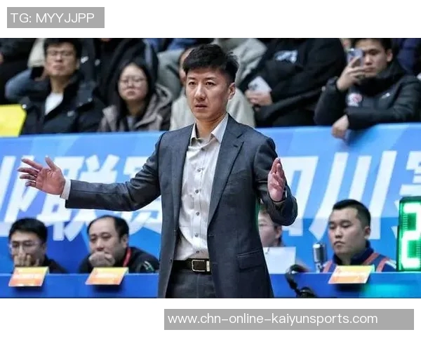 韩硕：从篮球场上的新星到职业生涯的多重转折与成长之路